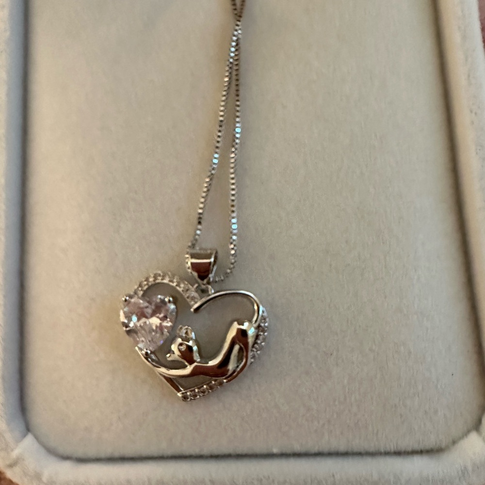 NYT Elegant Cat Silver Heart Pendant Necklace